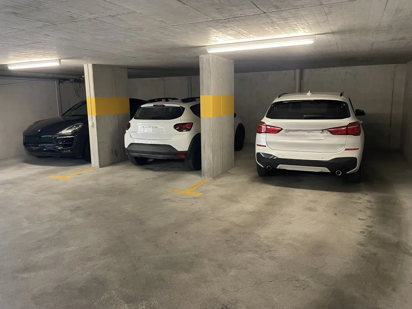 Parking space at Rue Alexander-Moser 46 in Biel - Photo 1 of 3