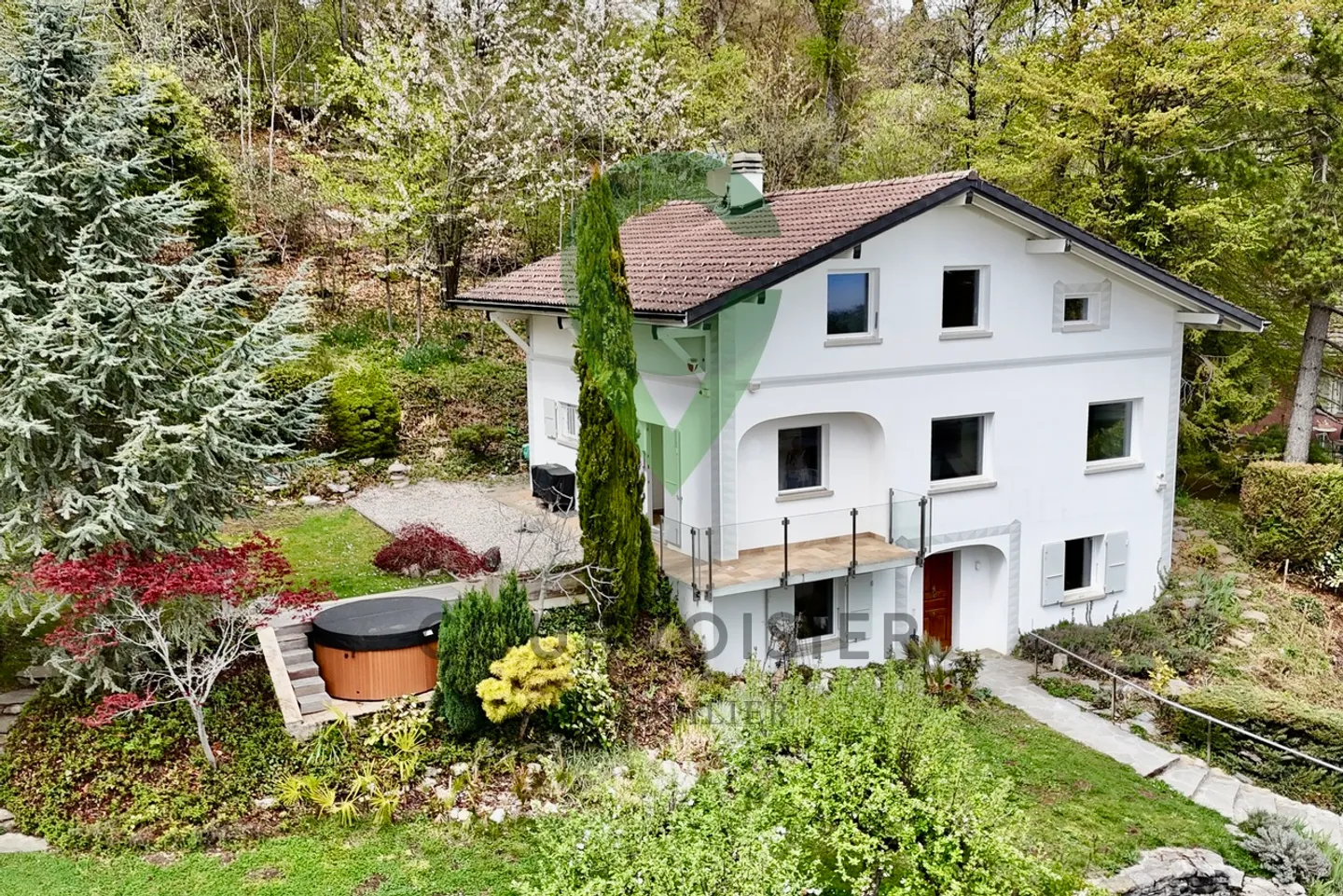Zeitgenössische Villa mit Seeblick - Foto 1 von 26