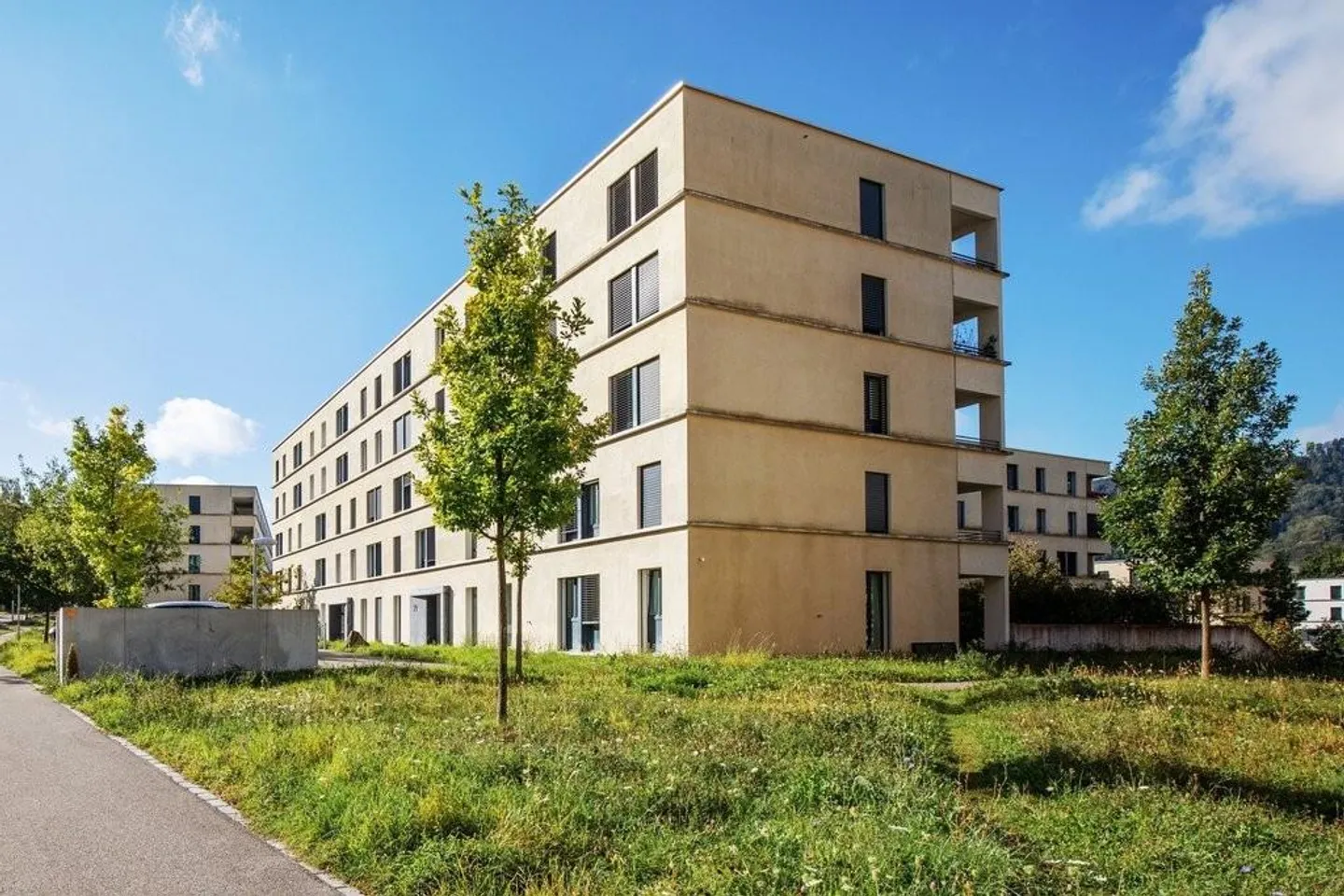 Motorcycle Parking in Adliswil - Photo 1 of 2