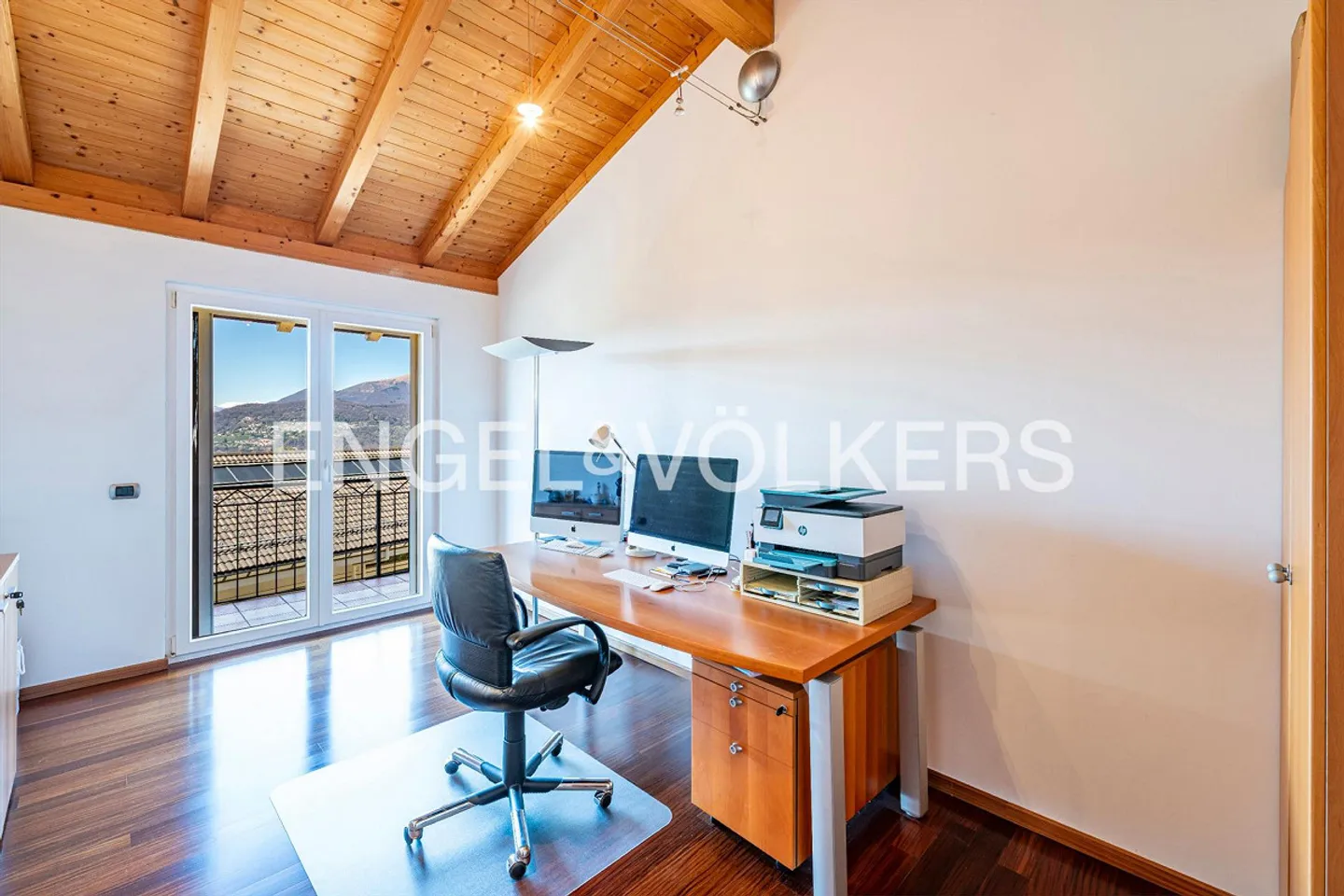 Villa with open view in residential area - Photo 9 of 13