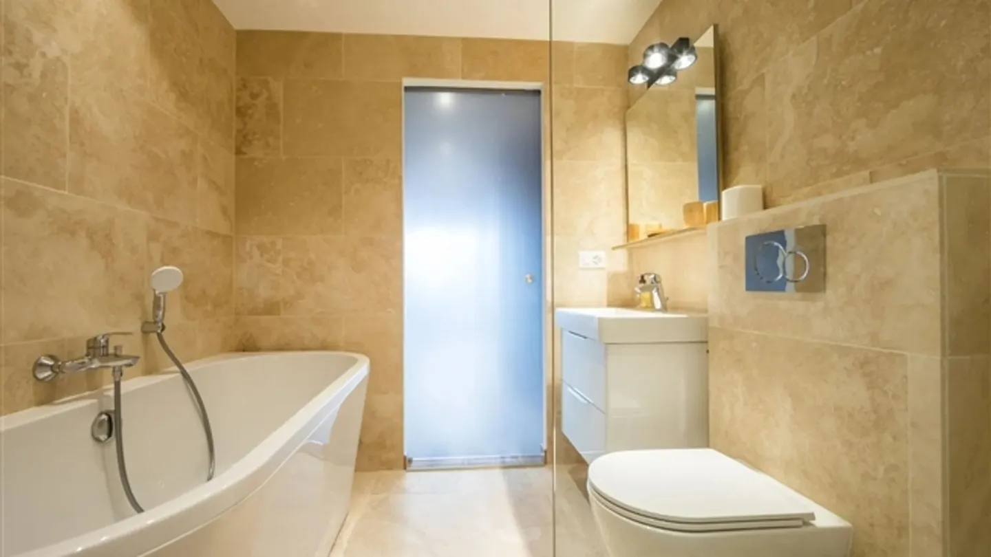 Wohnung mit großem Doppelzimmer mit eigenem Bad! - Foto 7 von 15