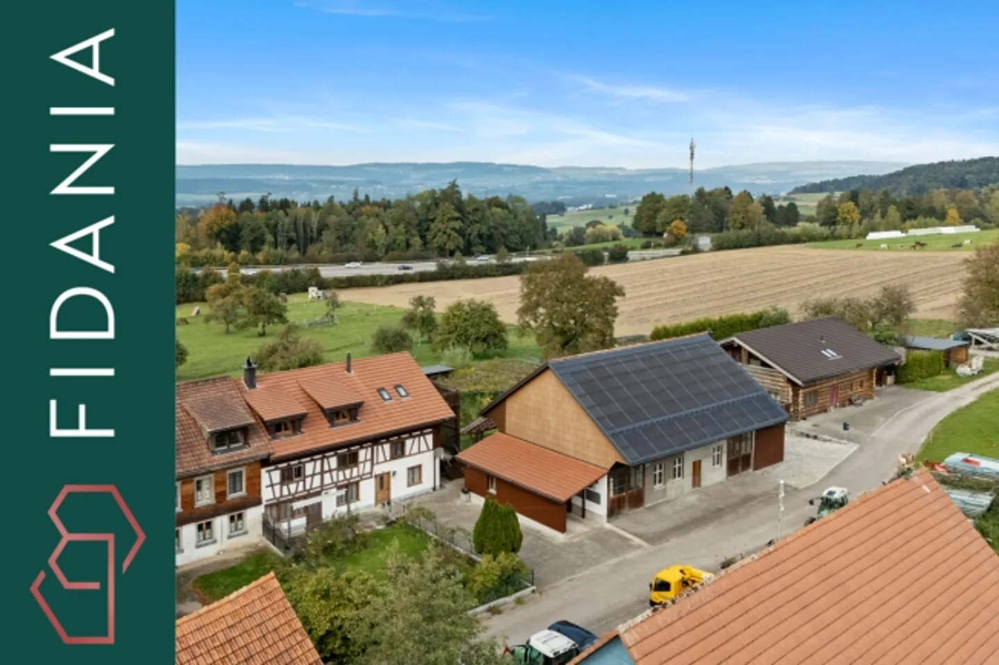 «Ländlicher Wohntraum mit viel Land, Werkstatt und liebevoll renovierter Wohnung» - Foto 1 von 10