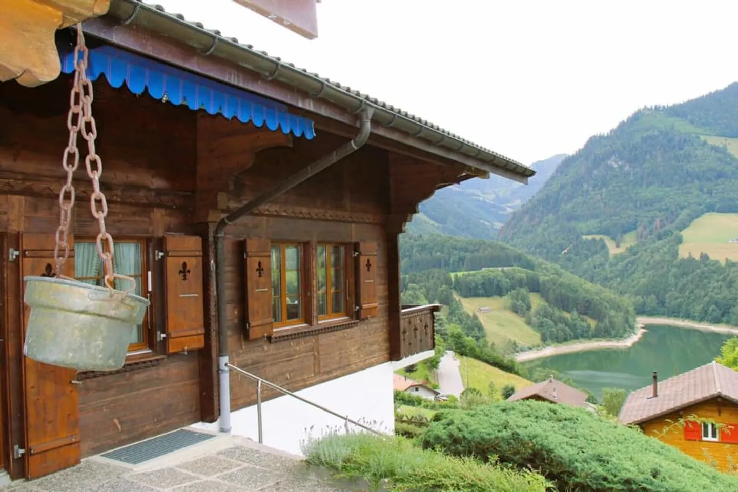 Gigantic 9.5-room chalet, family, generations, holiday home with separate - Photo 3 of 13