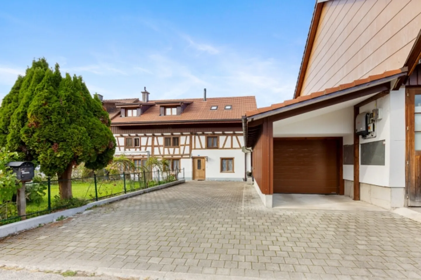 «Ländlicher Wohntraum mit viel Land, Werkstatt und liebevoll renovierter Wohnung» - Foto 2 von 10