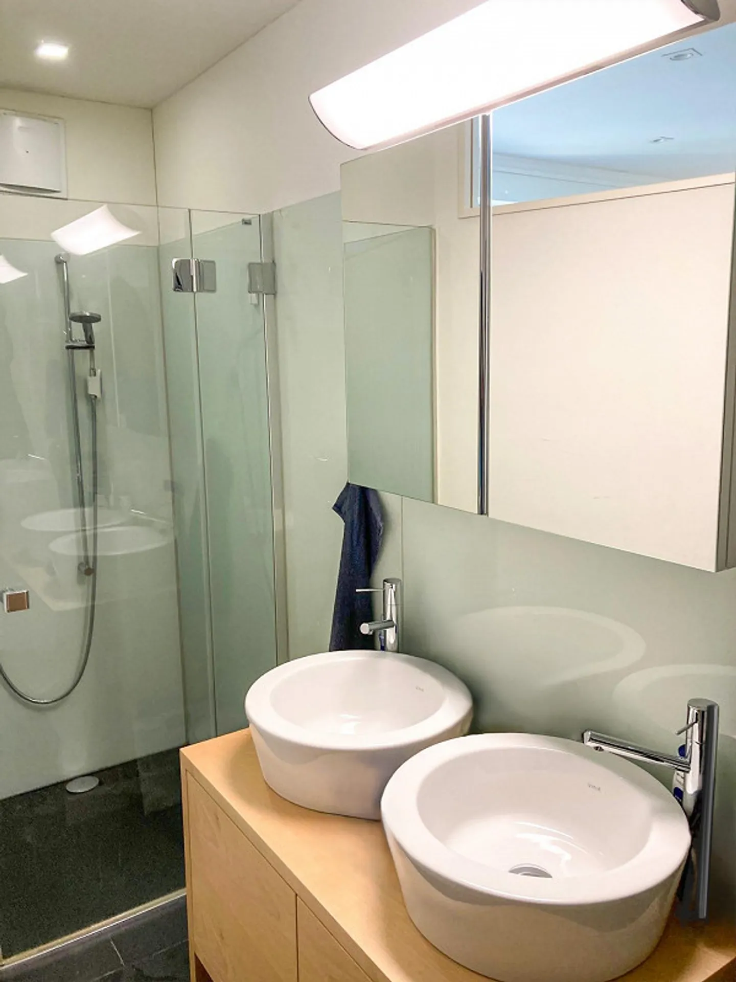 Appartement 4 pièces au 1er étage dans une maison majestueuse - Photo 4 sur 9