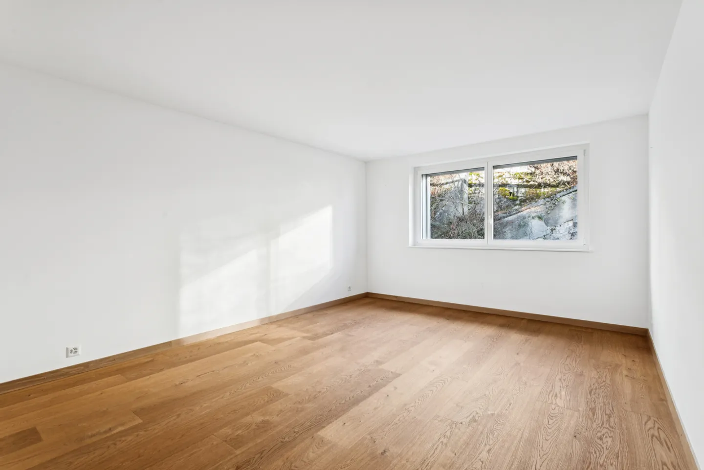 Live the modernity, breathe the space - Photo 5 of 6