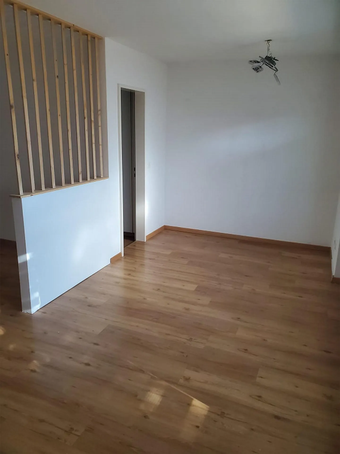 1.5-room apartment near hospitals - available immediately - Photo 3 of 3