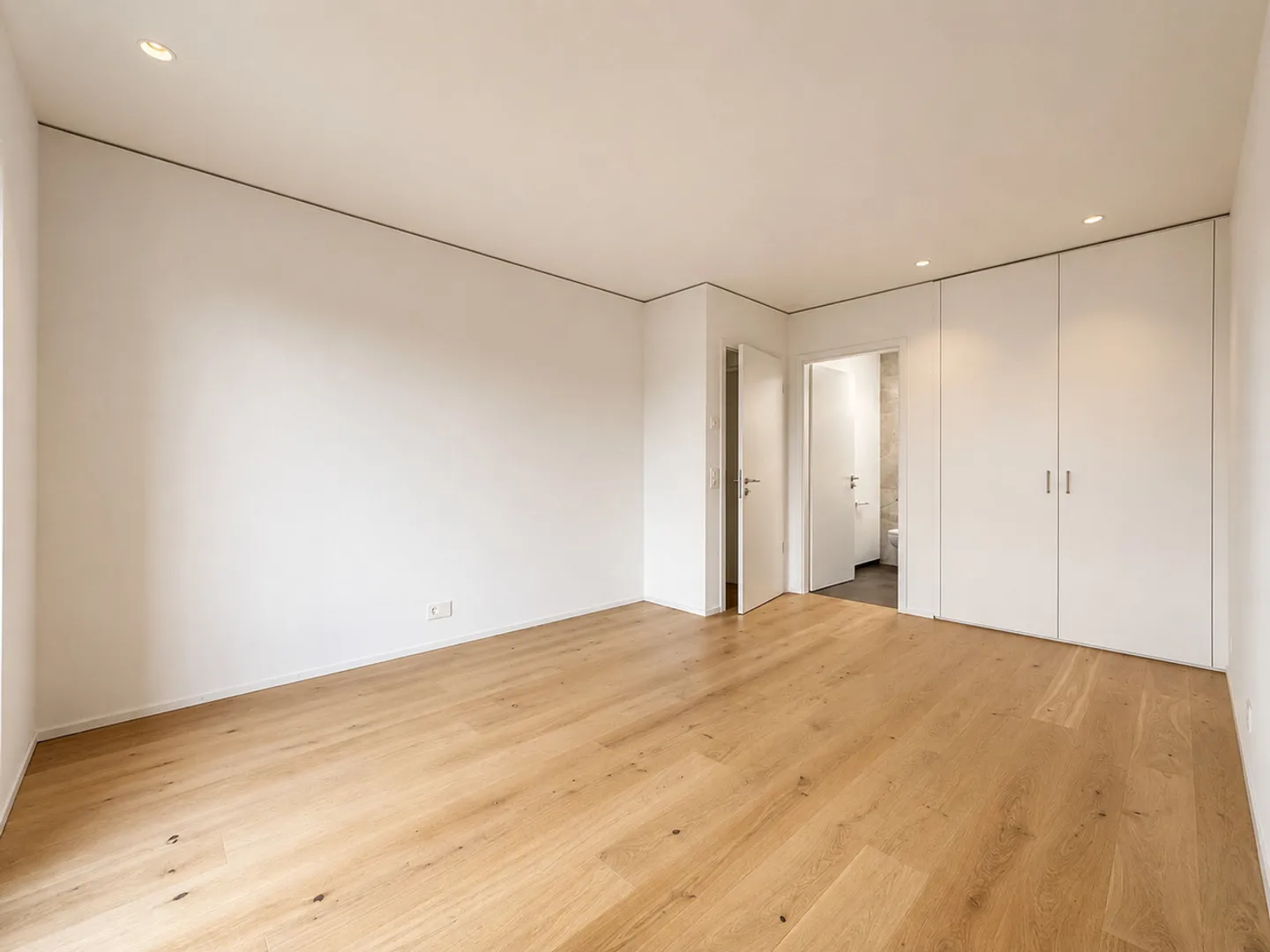 Luxury Apartment in Eco-District - Photo 6 of 11
