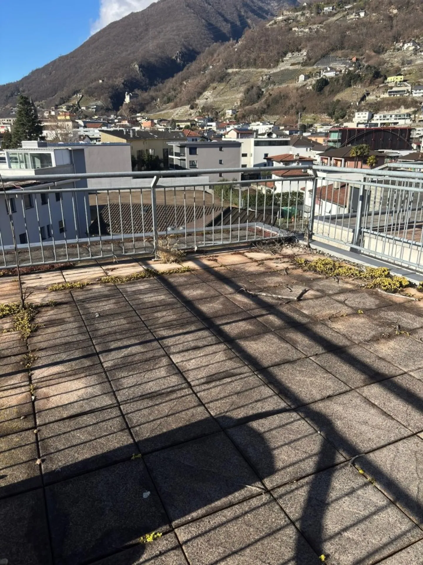 Appartement sous les combles de 4 pièces à proximité immédiate de Bellinzone - Photo 3 sur 14