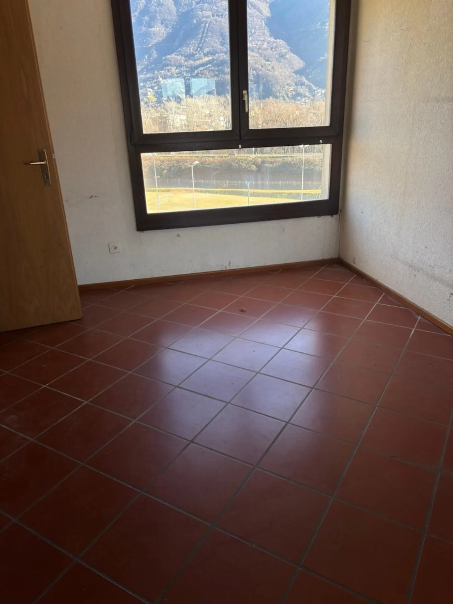 Appartement sous les combles de 4 pièces à proximité immédiate de Bellinzone - Photo 10 sur 14