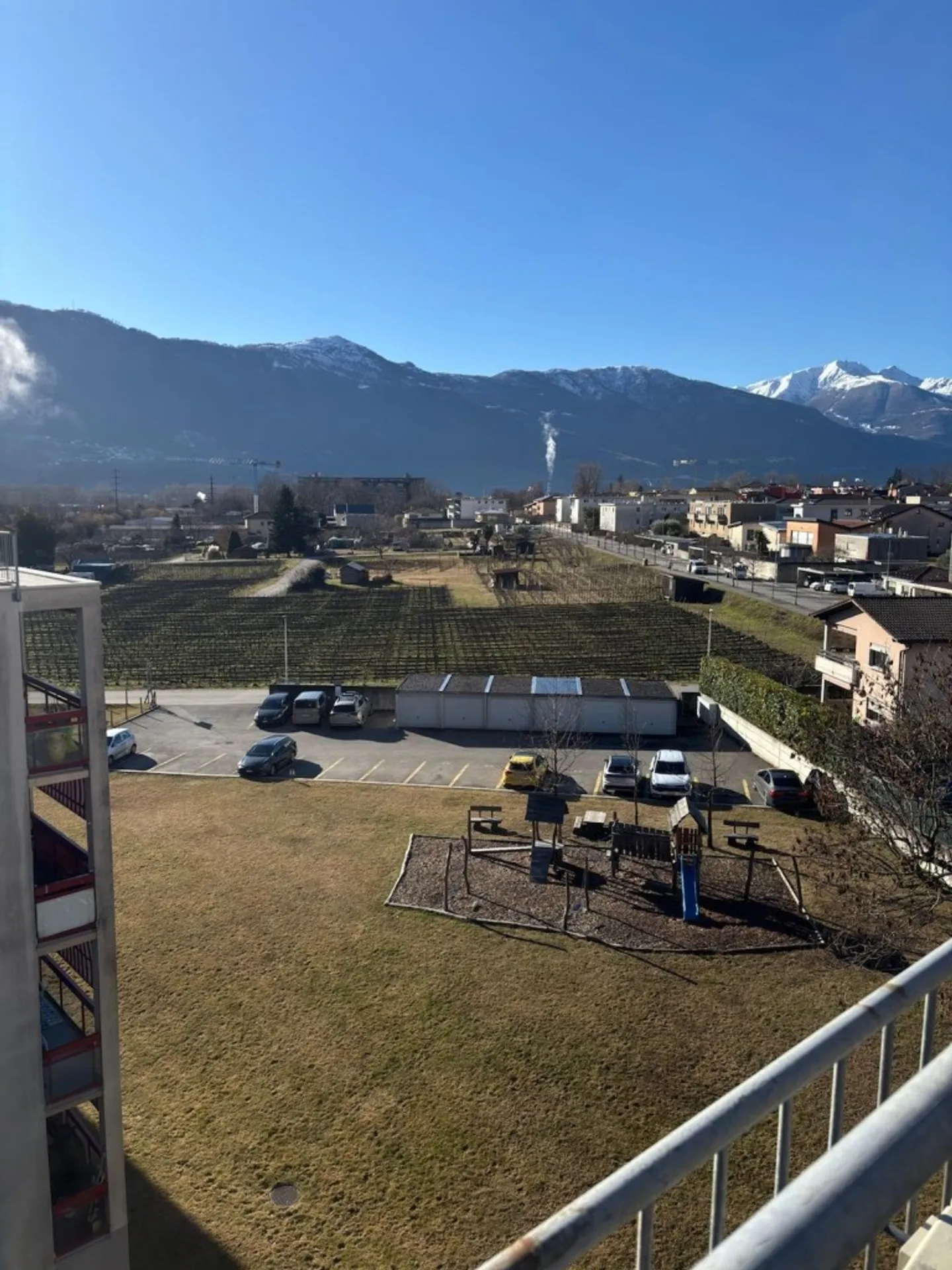 Appartement sous les combles de 4 pièces à proximité immédiate de Bellinzone - Photo 4 sur 14