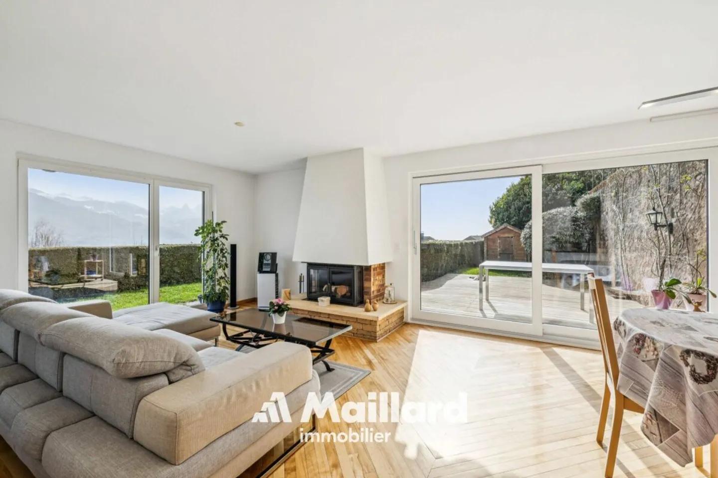 MAGNIFICENT 6.5-ROOM APARTMENT WITH TERRACE AND GARDEN - Photo 1 of 15