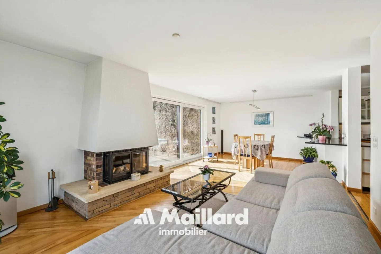 MAGNIFICENT 6.5-ROOM APARTMENT WITH TERRACE AND GARDEN - Photo 2 of 15