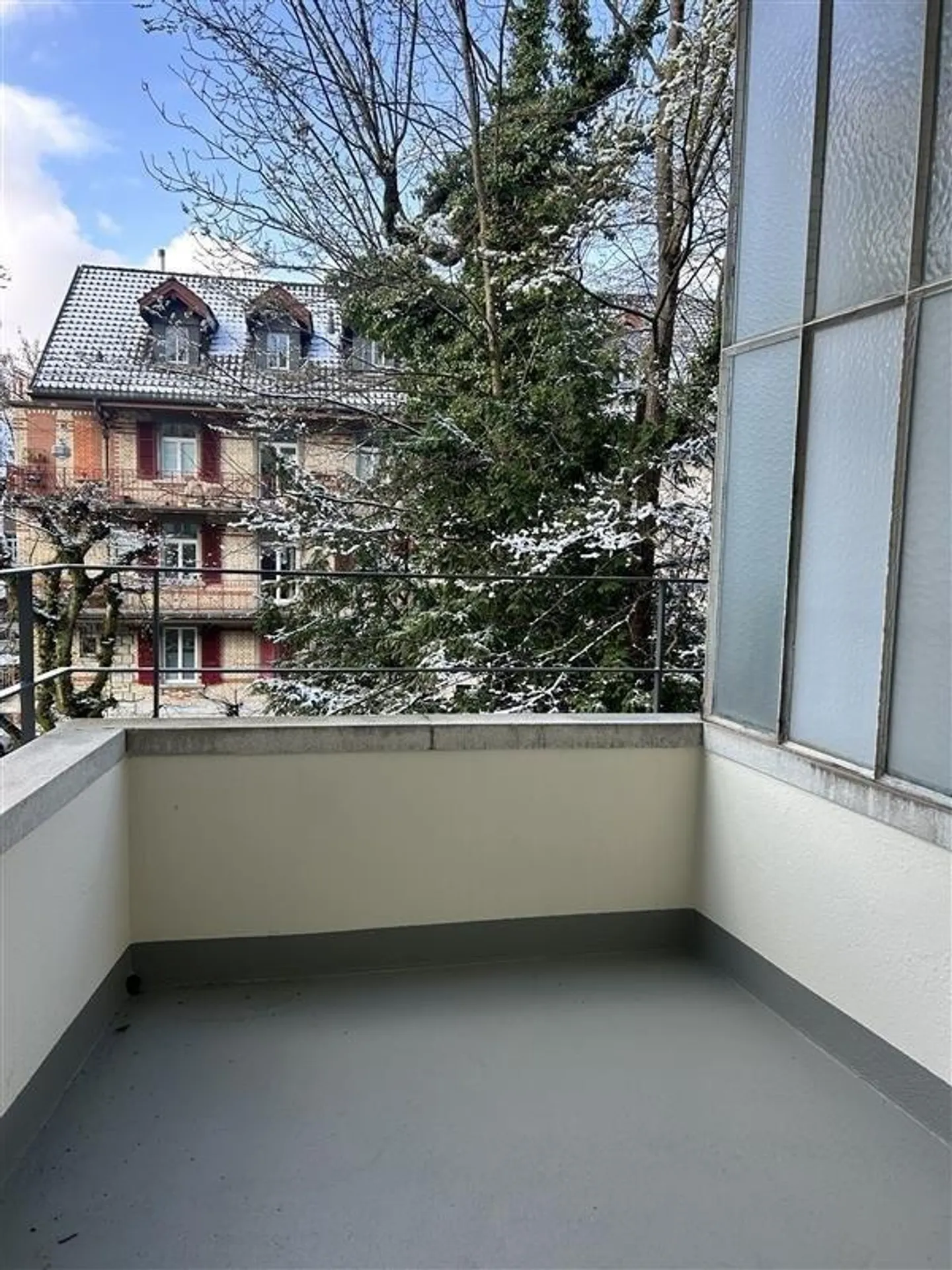 Charmante Wohnung in Schosshalden - Foto 1 von 7