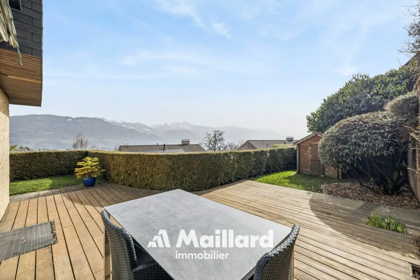 MAGNIFICENT 6.5-ROOM APARTMENT WITH TERRACE AND GARDEN - Photo 3 of 15