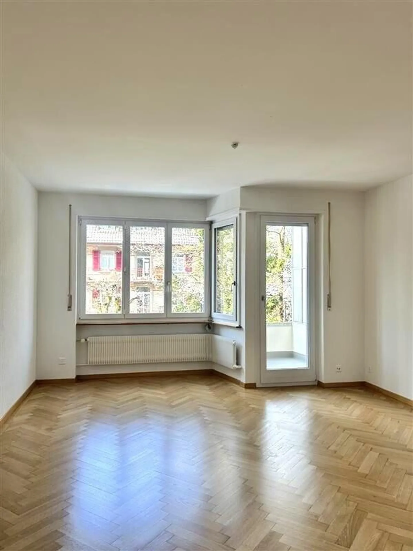 Charmante Wohnung in Schosshalden - Foto 2 von 7