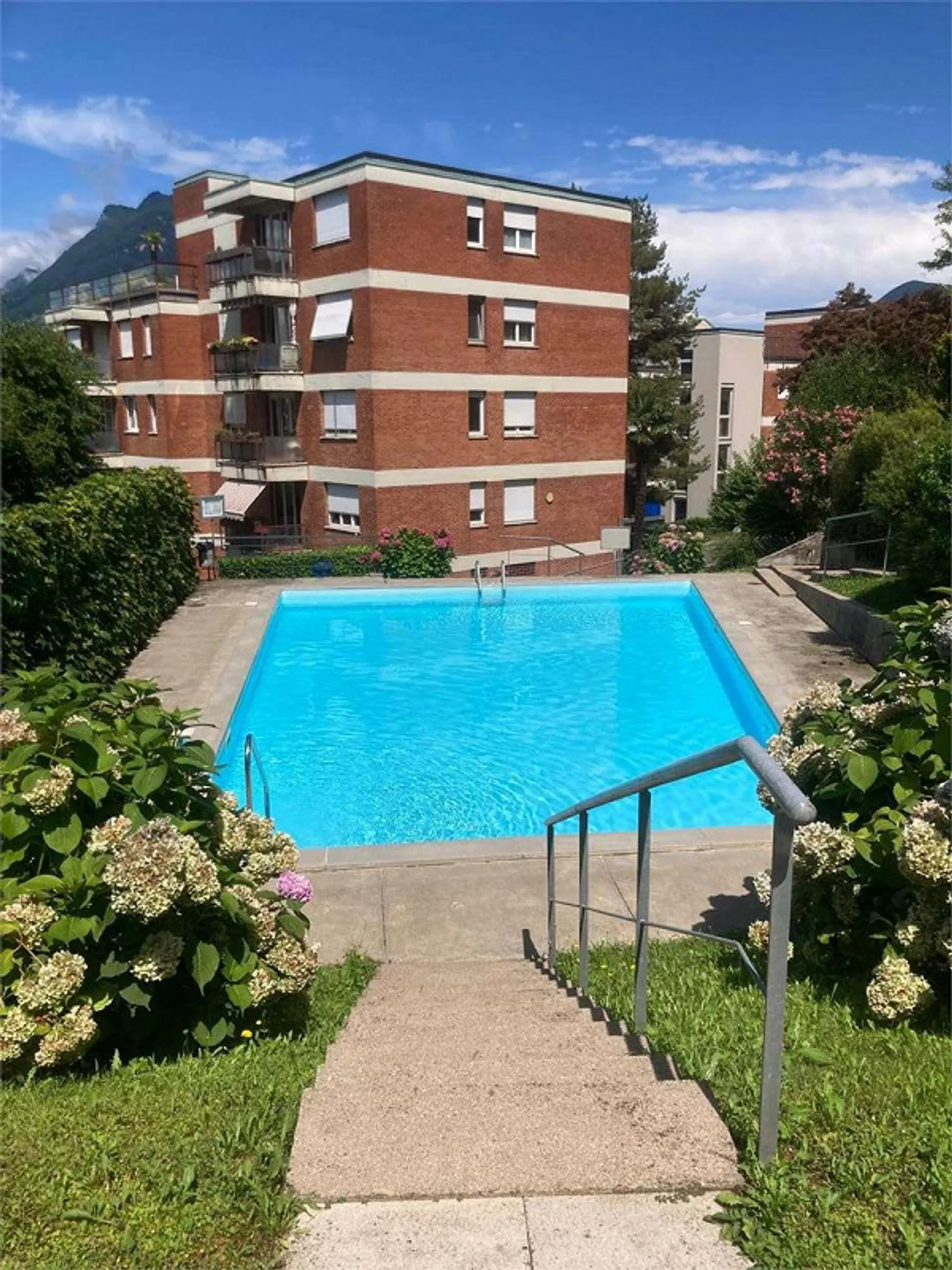 Bright 3.5-room apartment in Paradiso - Photo 1 of 13