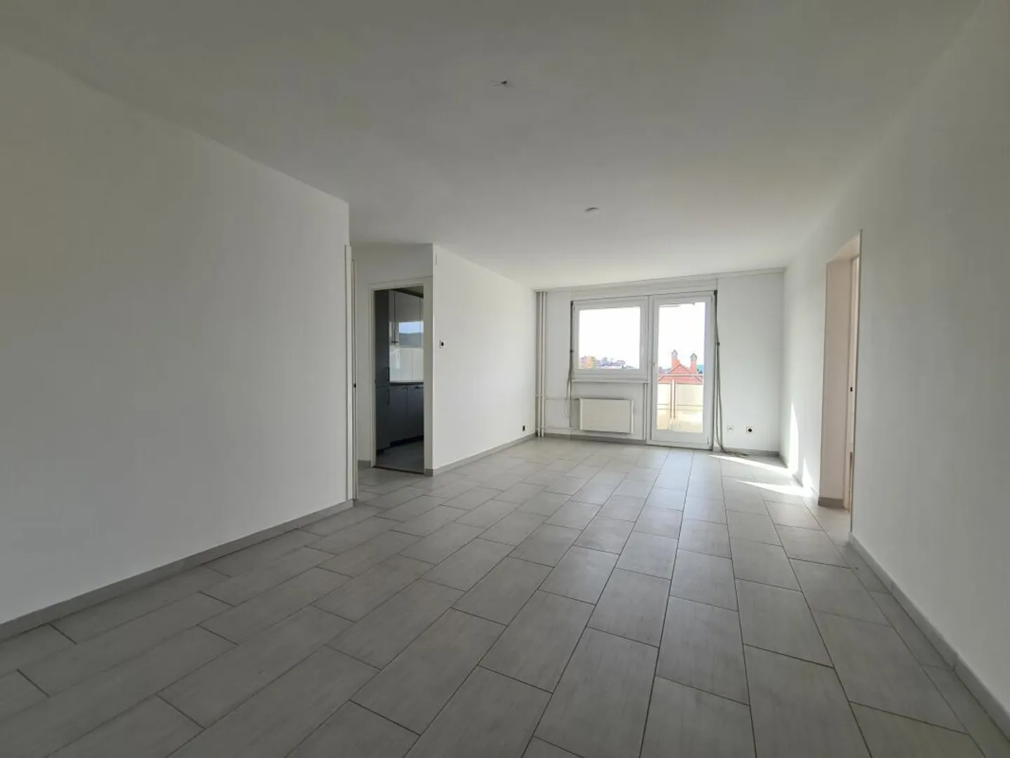 4-room apartment on the 9th floor - Photo 3 of 11