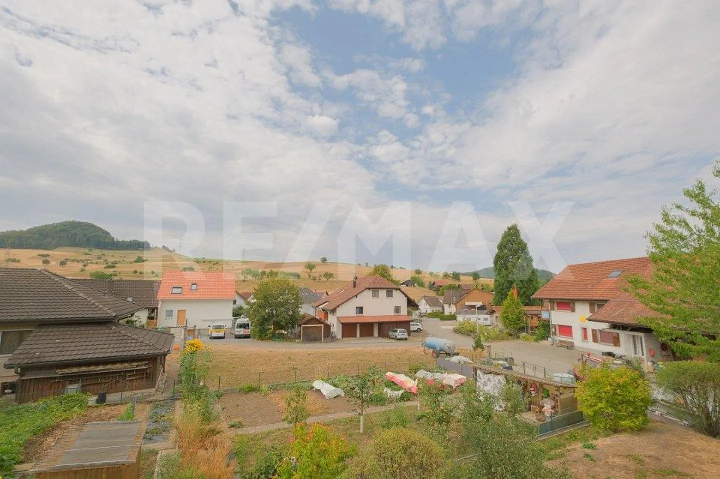 Hochwertige 2.5 Zimmer-Mietwohnung im sonnigen Mettauertal - Foto 2 von 3