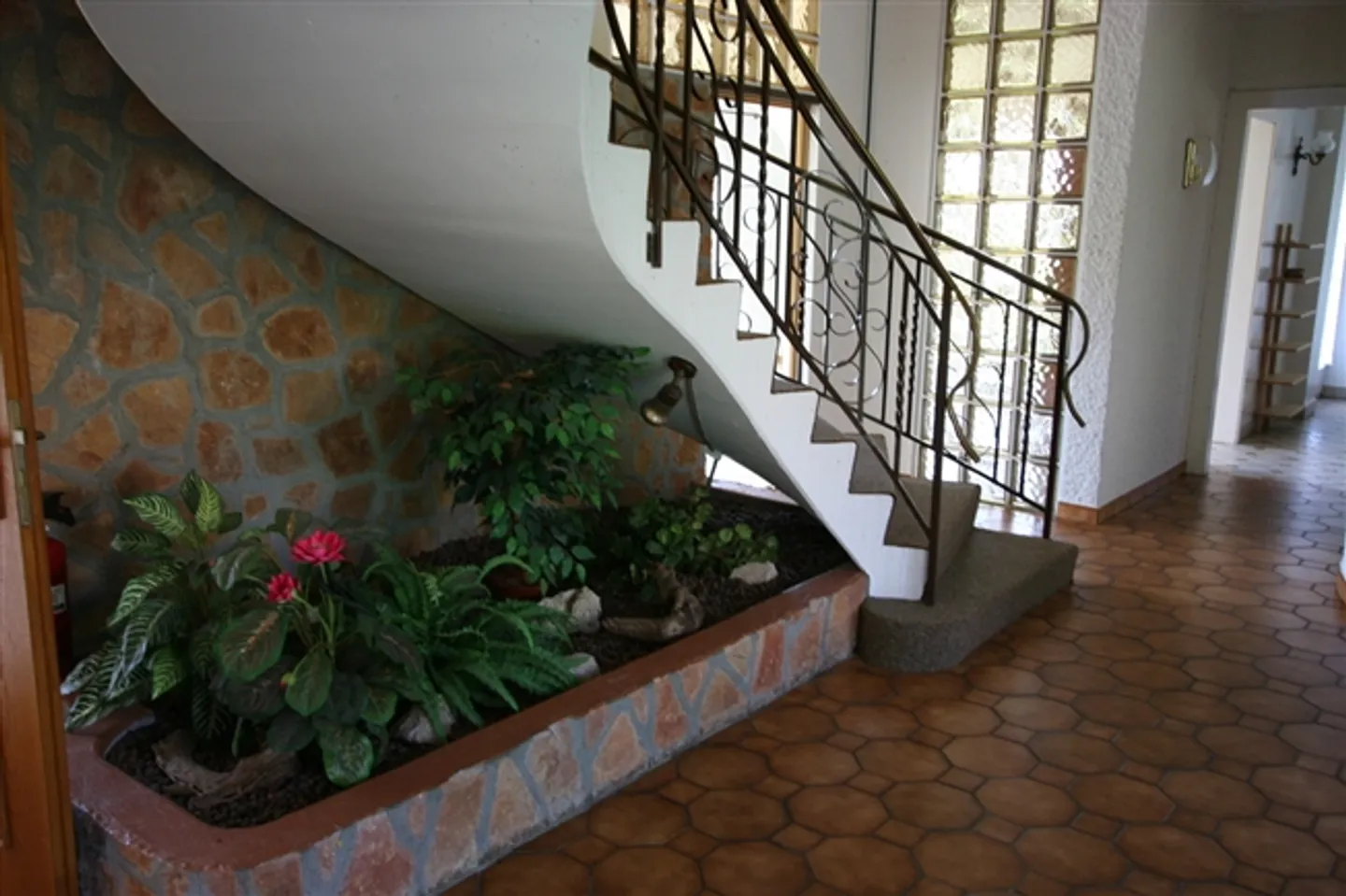 Magnifique appartement de 7 pièces avec jardin - Photo 12 sur 18