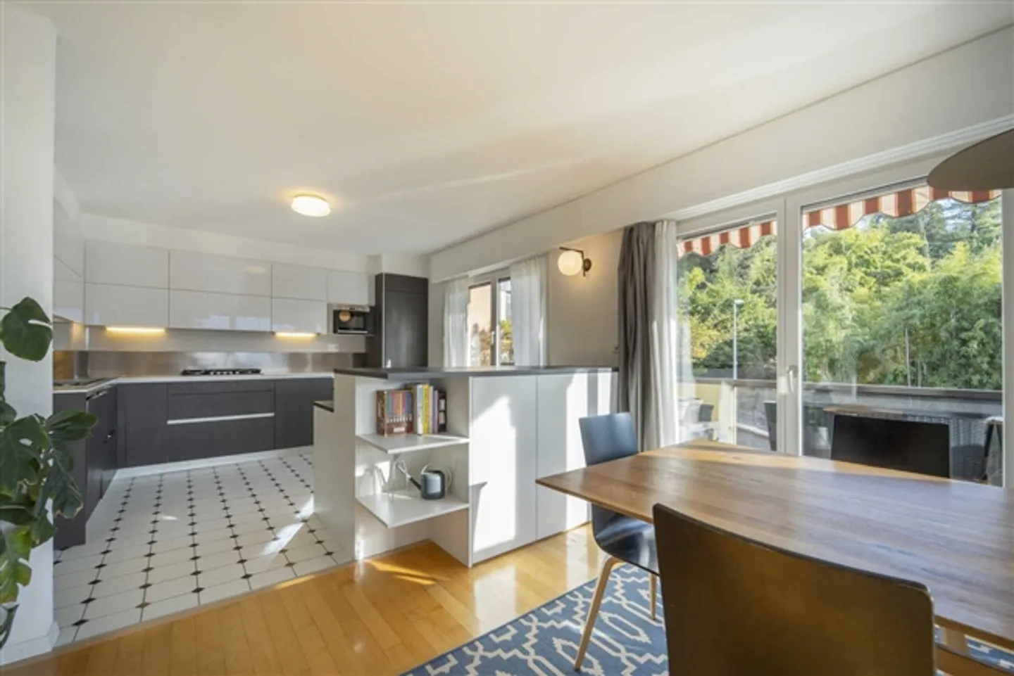 Renoviertes Penthouse-Duplex mit Balkon - Foto 2 von 17