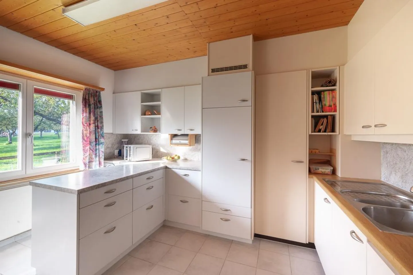 Idylle résidentielle avec grange et vue sur la verdure - Photo 2 sur 20