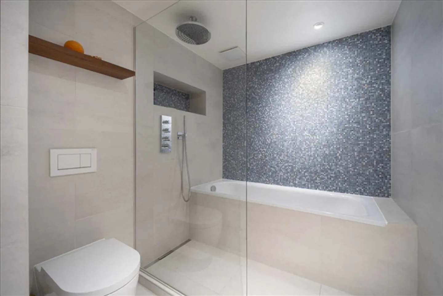 Renoviertes Penthouse-Duplex mit Balkon - Foto 10 von 17