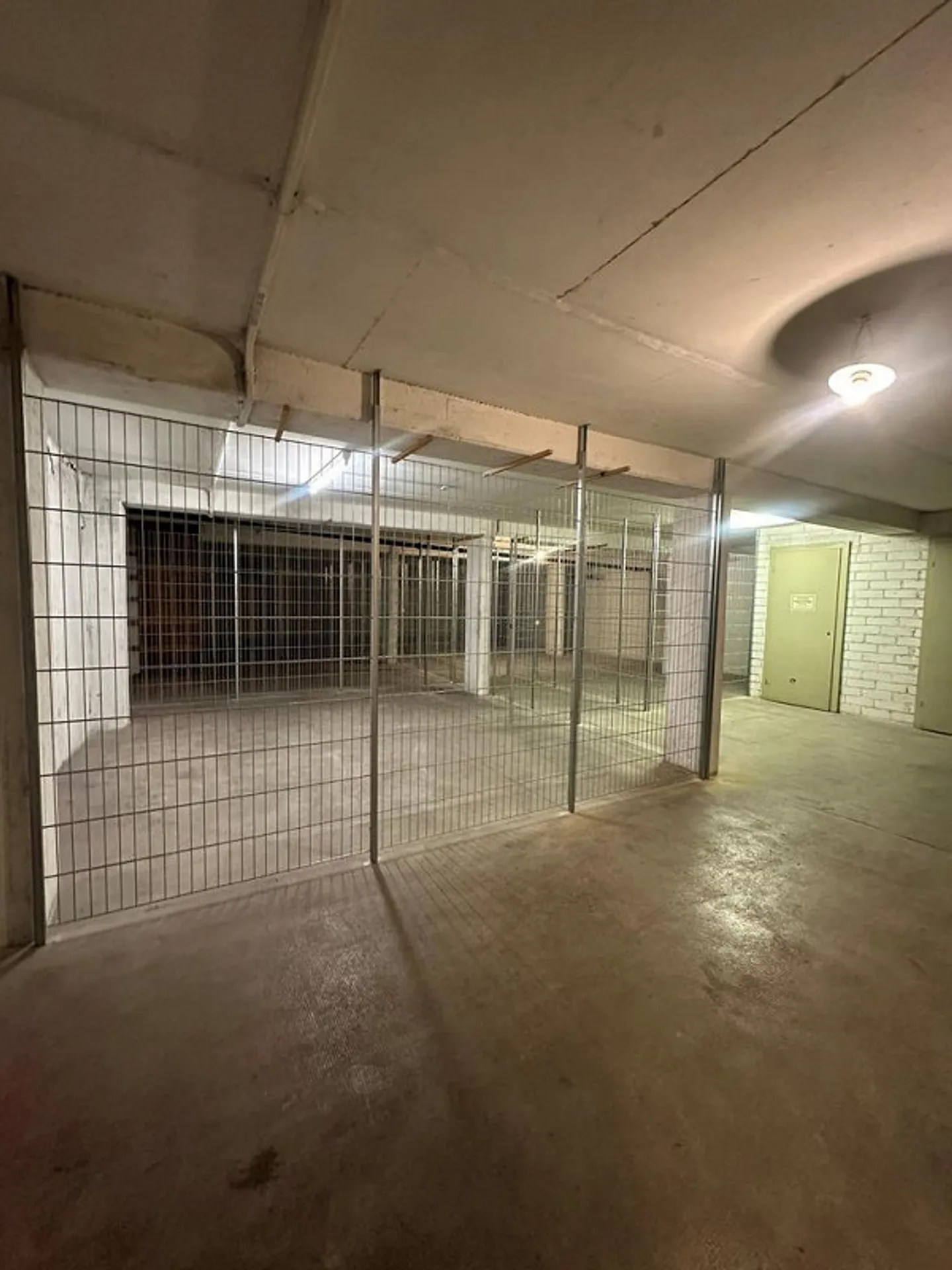 Spacious Storage Room in Basel - Photo 1 of 4