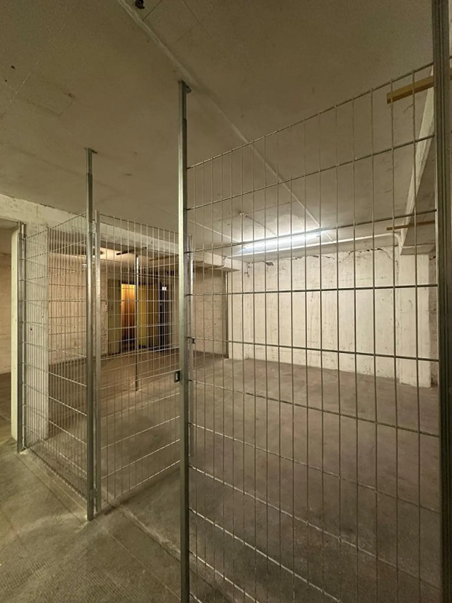 Spacious Storage Room in Basel - Photo 2 of 4