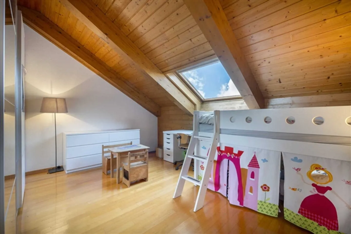 Renoviertes Penthouse-Duplex mit Balkon - Foto 13 von 17