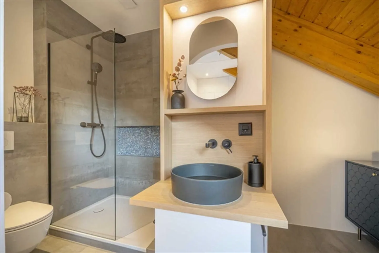 Renoviertes Penthouse-Duplex mit Balkon - Foto 15 von 17