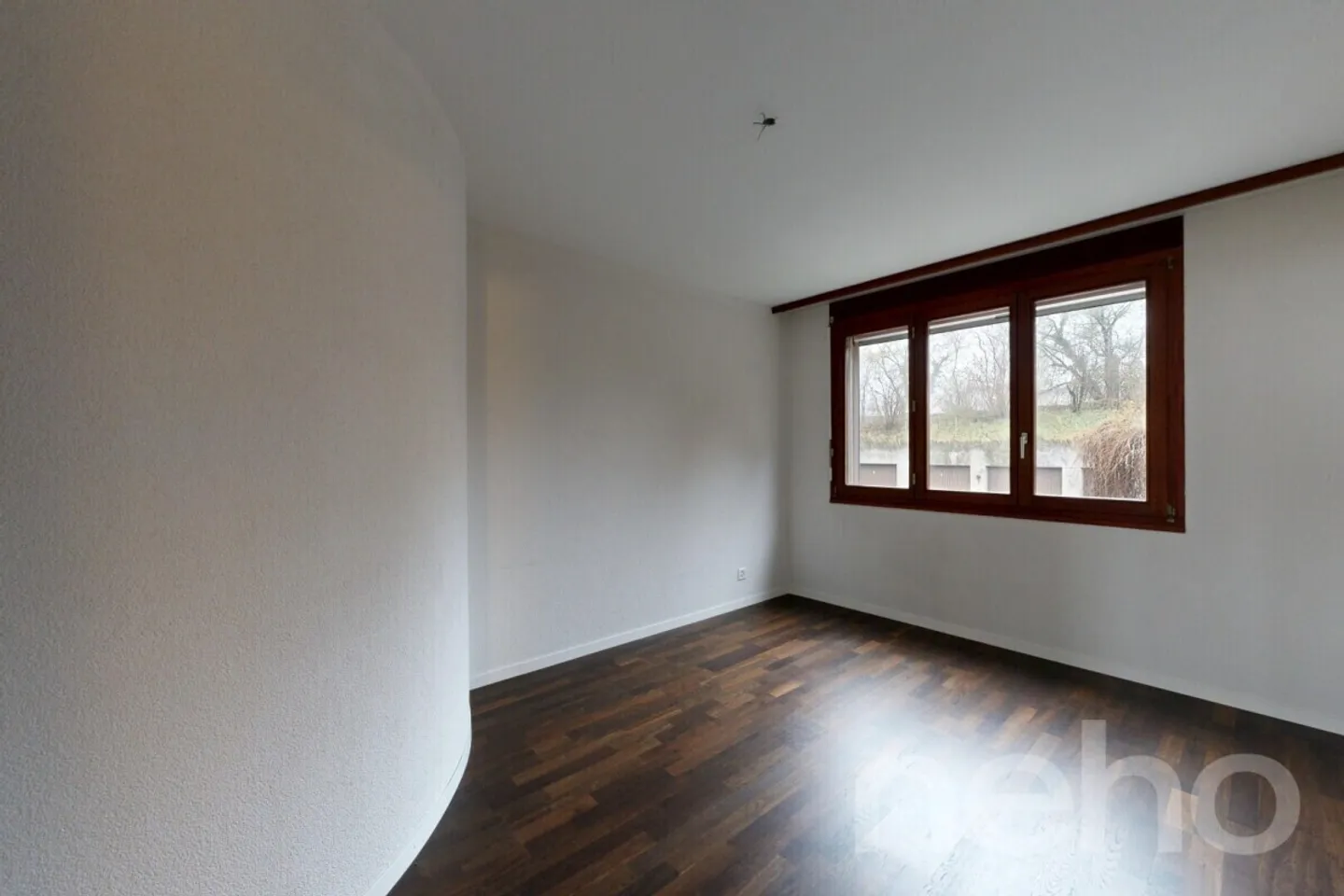 Appartamento Duplex con Giardino direttamente sul Lago con Posto Barche Privato - Foto 9 di 12