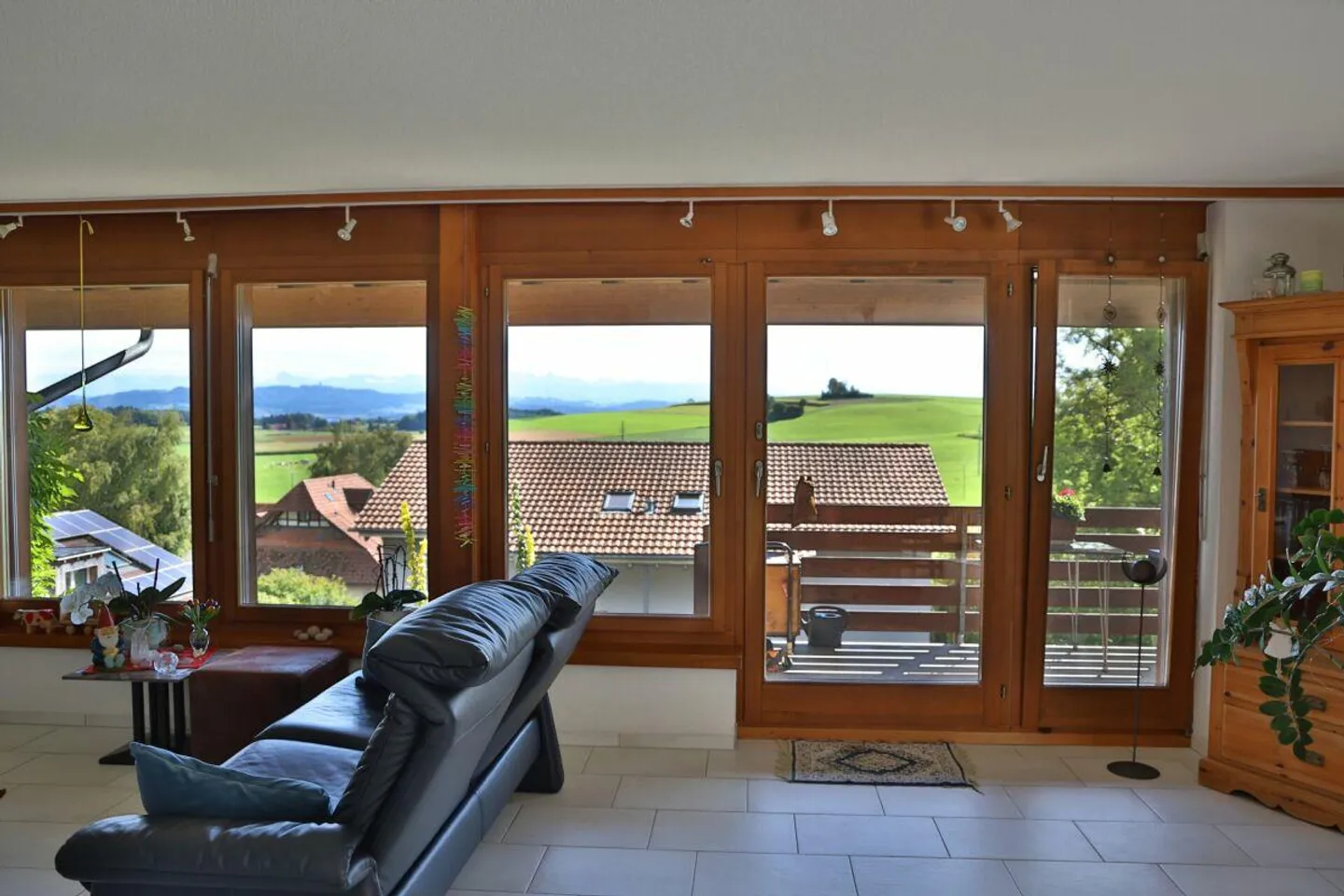 Casa bifamiliare di 7,5 stanze con panorama alpino - Foto 5 di 12