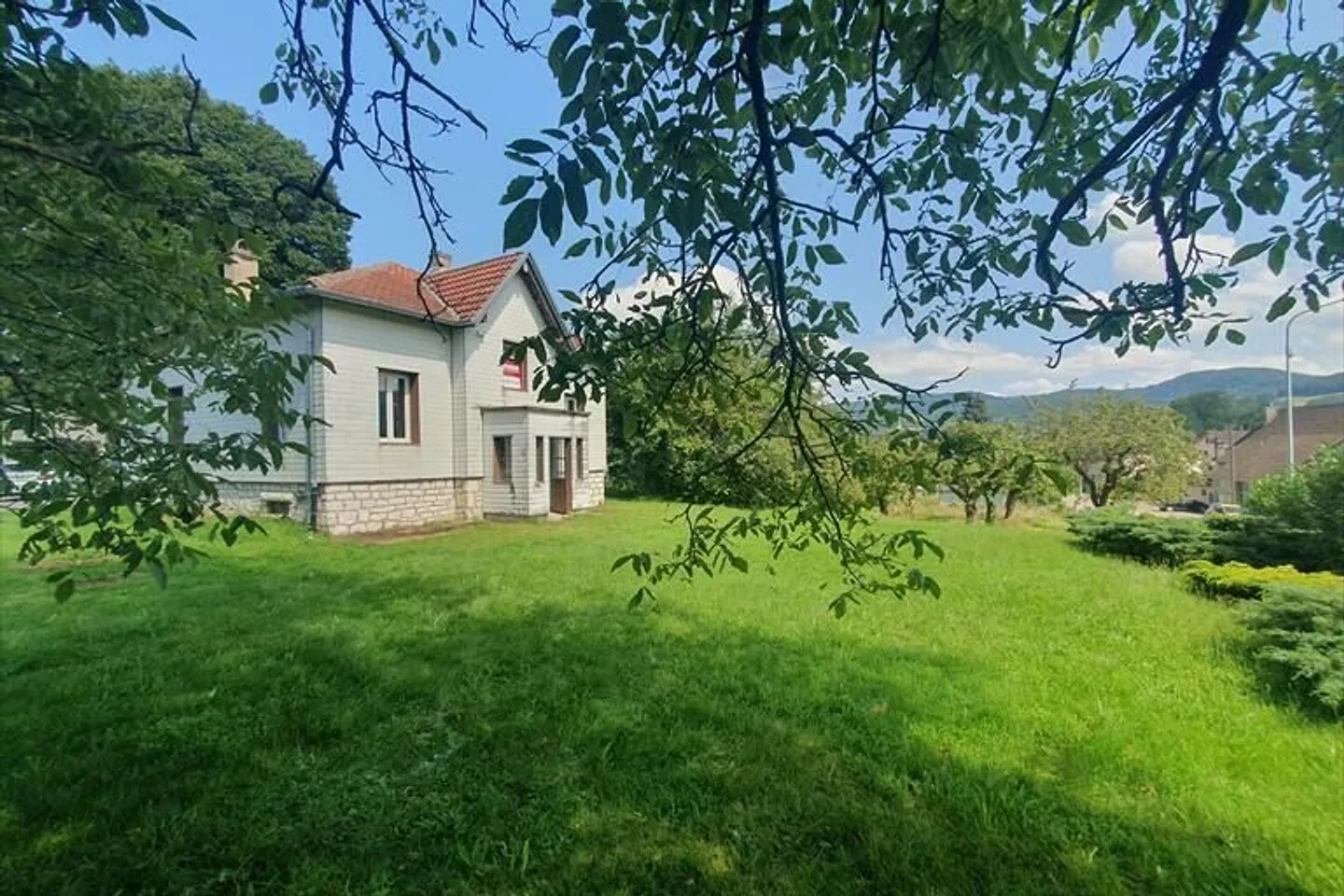 Single house for sale - Photo 1 of 12