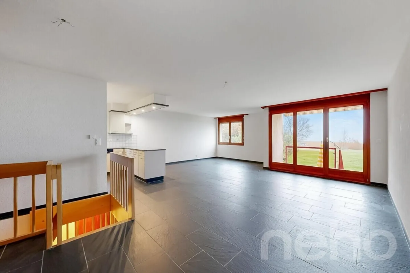 Appartamento Duplex con Giardino direttamente sul Lago con Posto Barche Privato - Foto 5 di 12