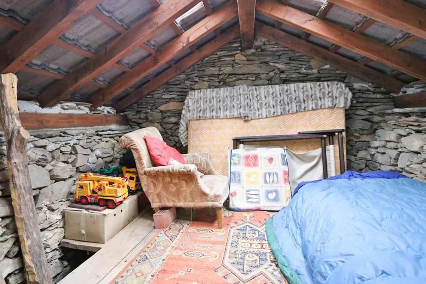 Gruppo Rustico con 9 Rustici in Posizione Idyllica con circa 5609m2 di Terreno - Foto 13 di 30