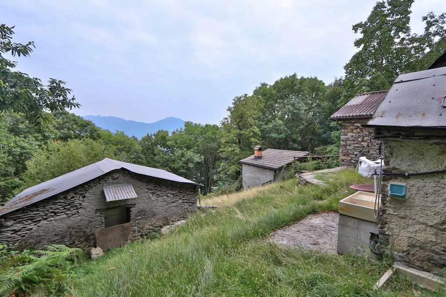 Gruppo Rustico con 9 Rustici in Posizione Idyllica con circa 5609m2 di Terreno - Foto 14 di 30