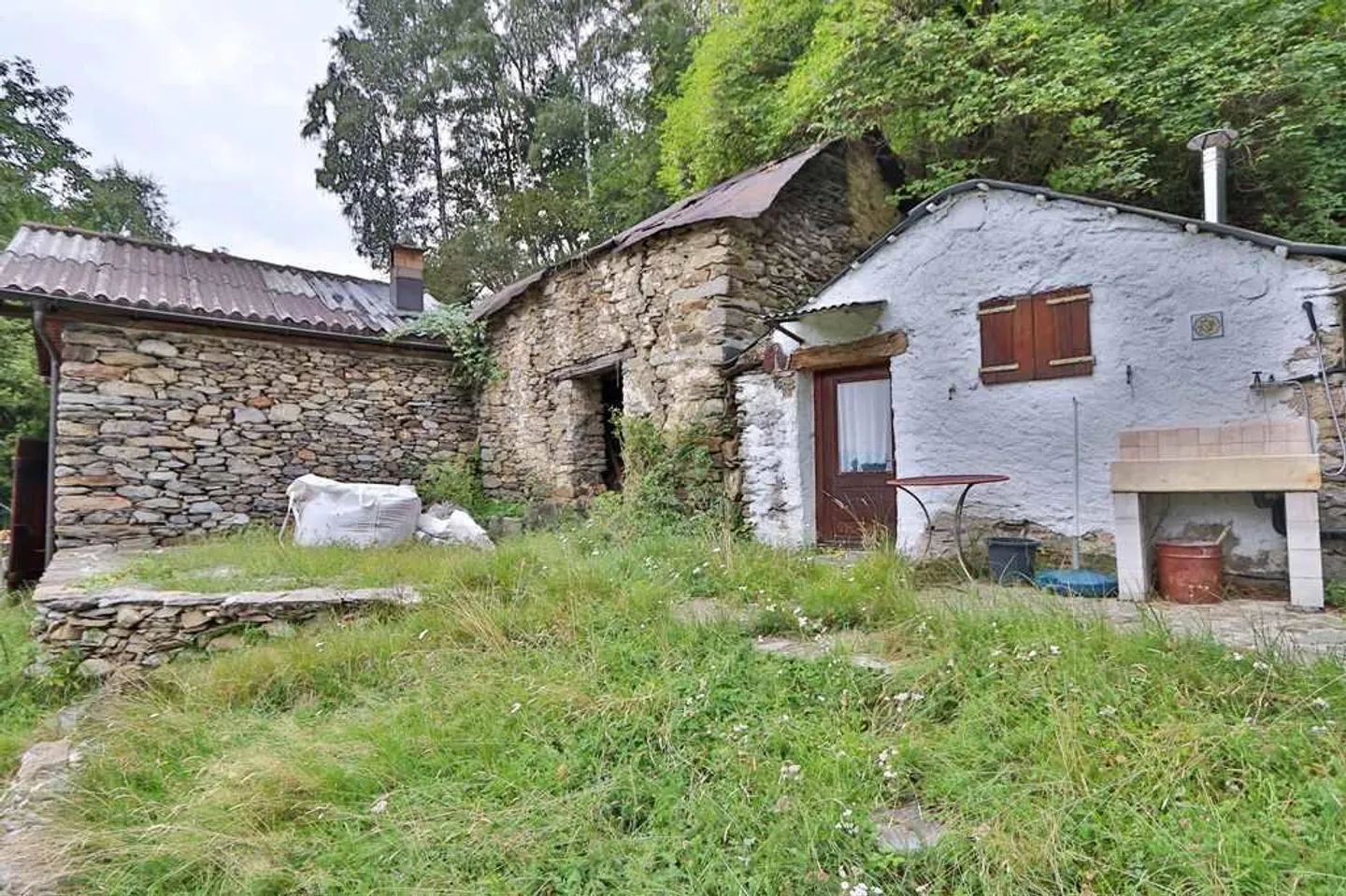 Gruppo Rustico con 9 Rustici in Posizione Idyllica con circa 5609m2 di Terreno - Foto 9 di 30