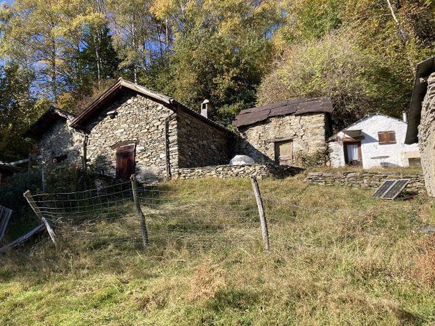 Gruppo Rustico con 9 Rustici in Posizione Idyllica con circa 5609m2 di Terreno - Foto 29 di 30