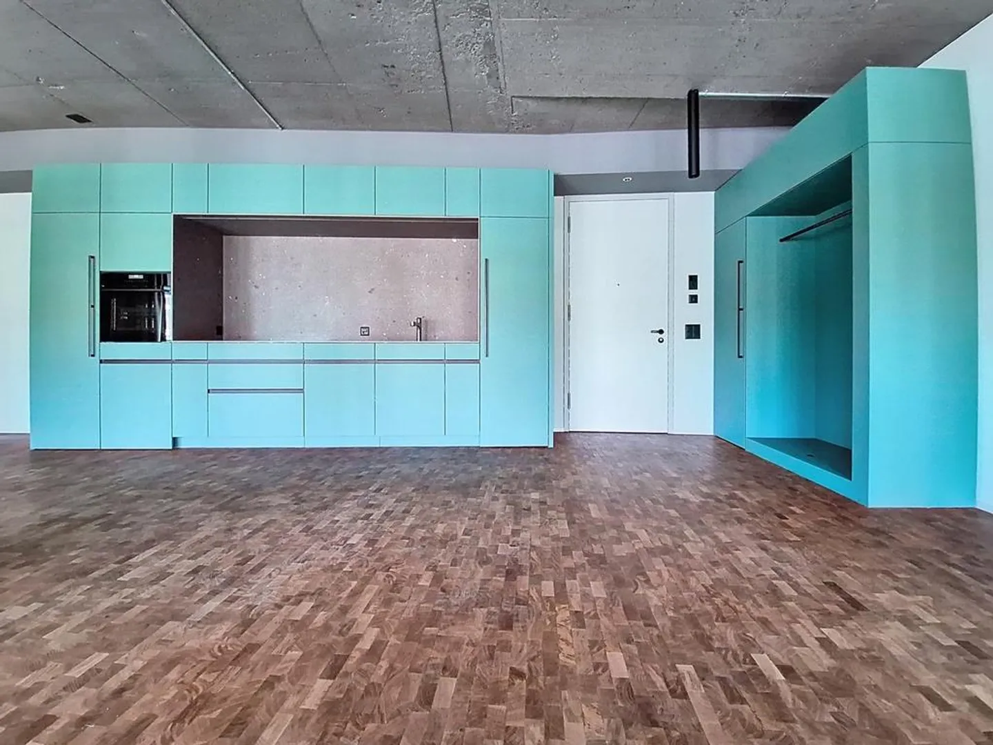 Live and work in loft style - Photo 2 of 12