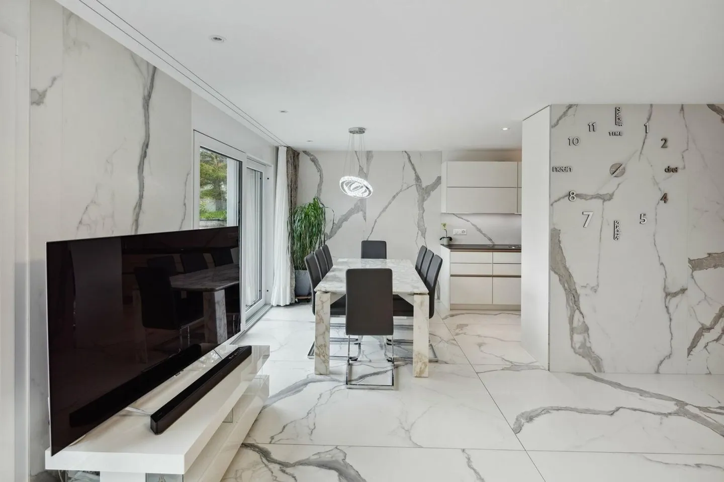 Lussuoso appartamento duplex di 6,5 vani al piano terra / Nuovo con piscina 3 x 6 m - Foto 3 di 13