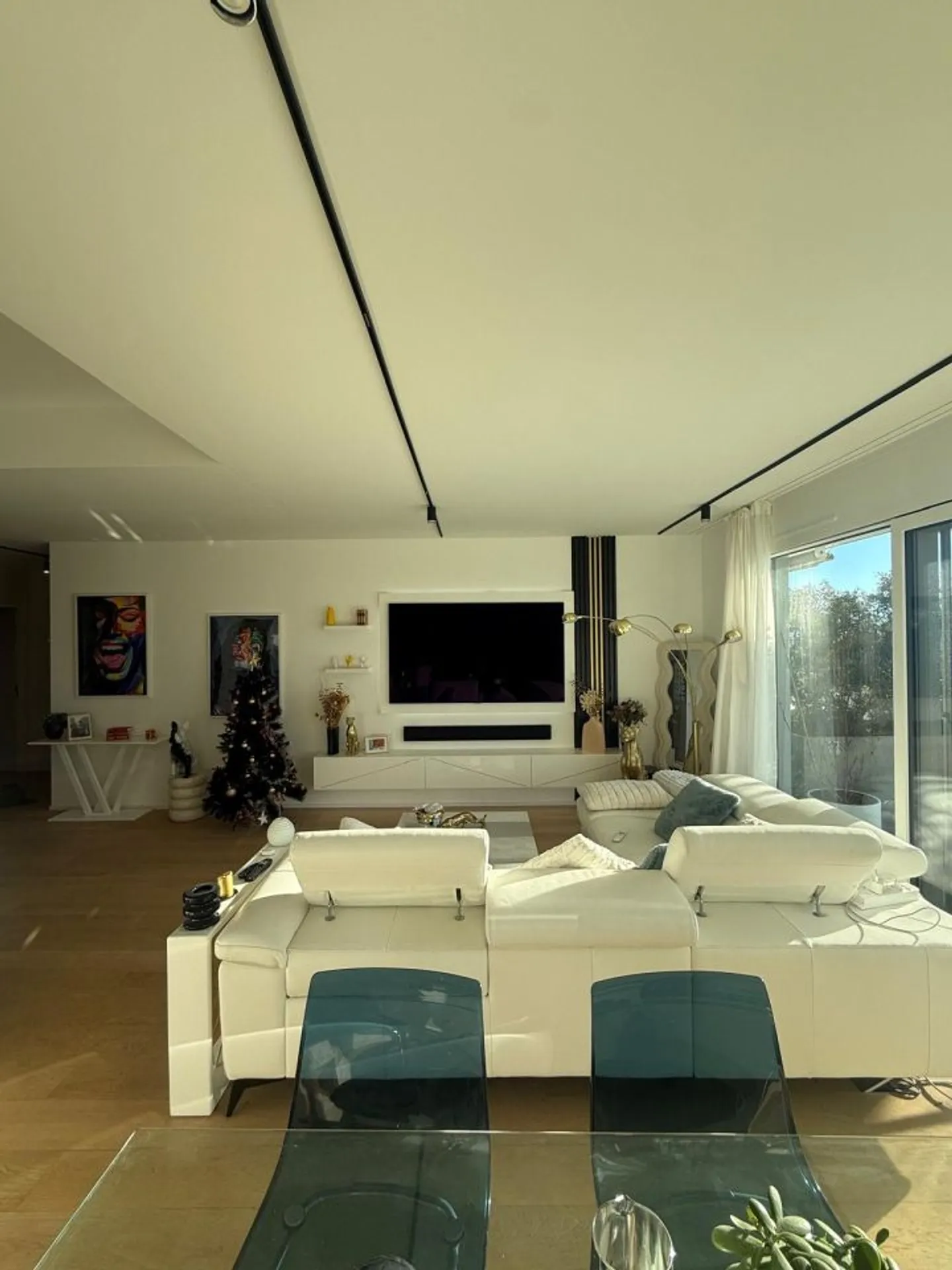 À louer - Magnifique appartement de 3,5 pièces avec jardin à La Croix-sur-Lutry - Photo 3 sur 13