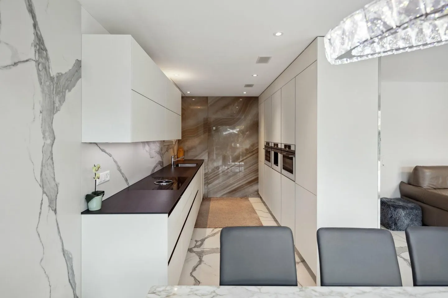 Lussuoso appartamento duplex di 6,5 vani al piano terra / Nuovo con piscina 3 x 6 m - Foto 4 di 13