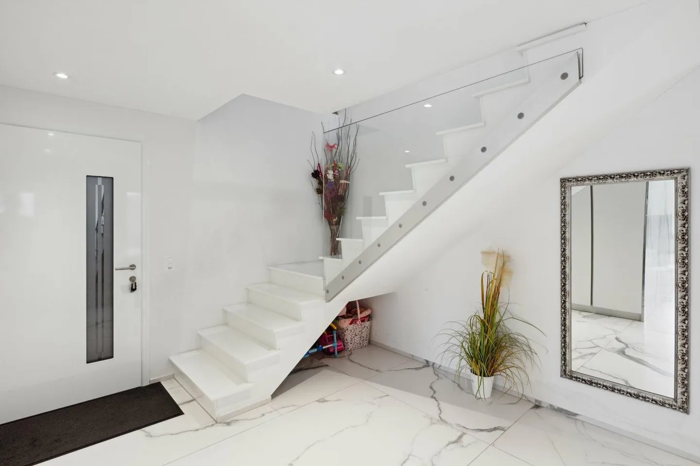 Lussuoso appartamento duplex di 6,5 vani al piano terra / Nuovo con piscina 3 x 6 m - Foto 5 di 13