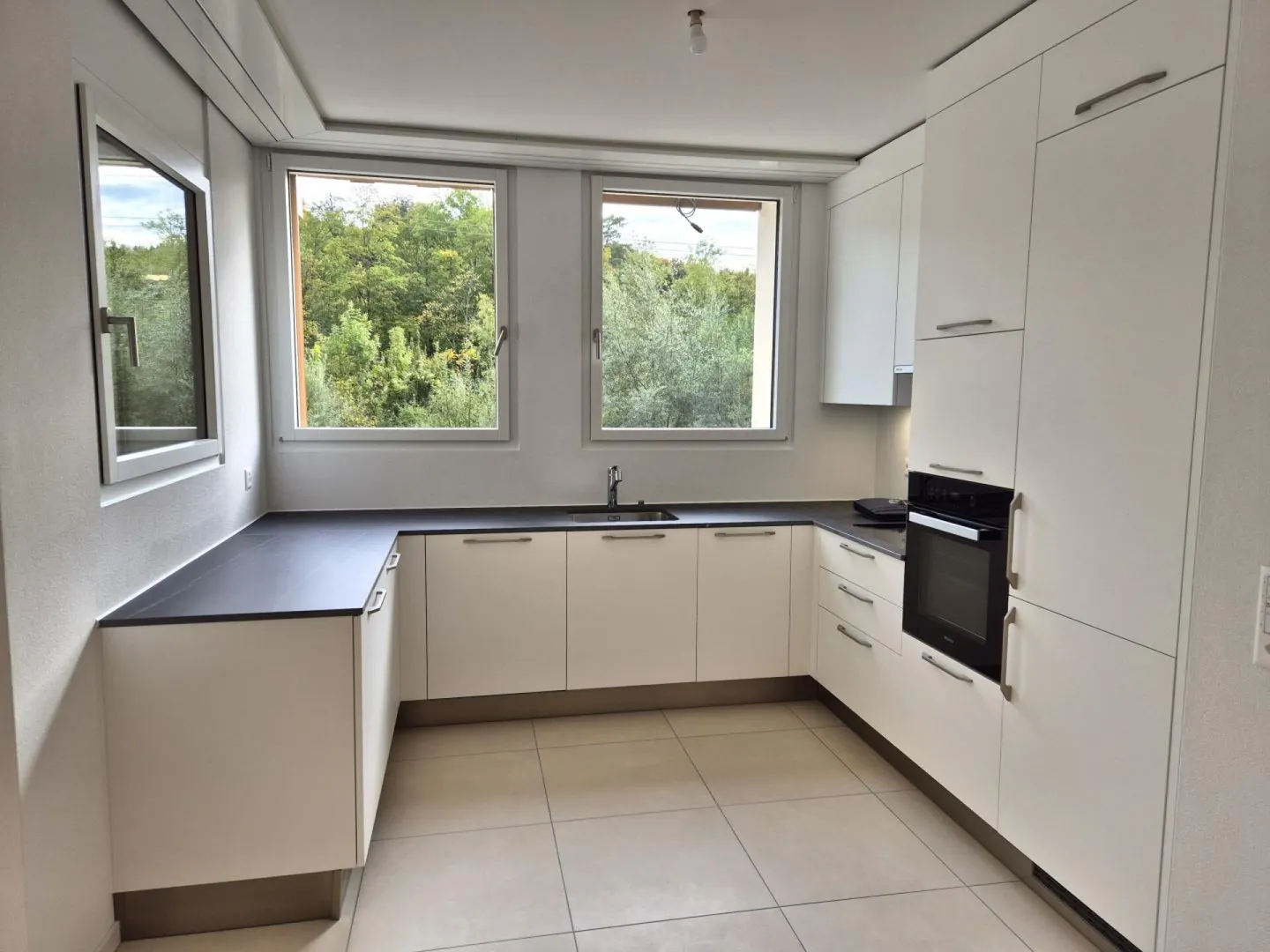 Berges 3 - 4,5-Zimmer-Wohnung im 1. Stock - Foto 2 von 11