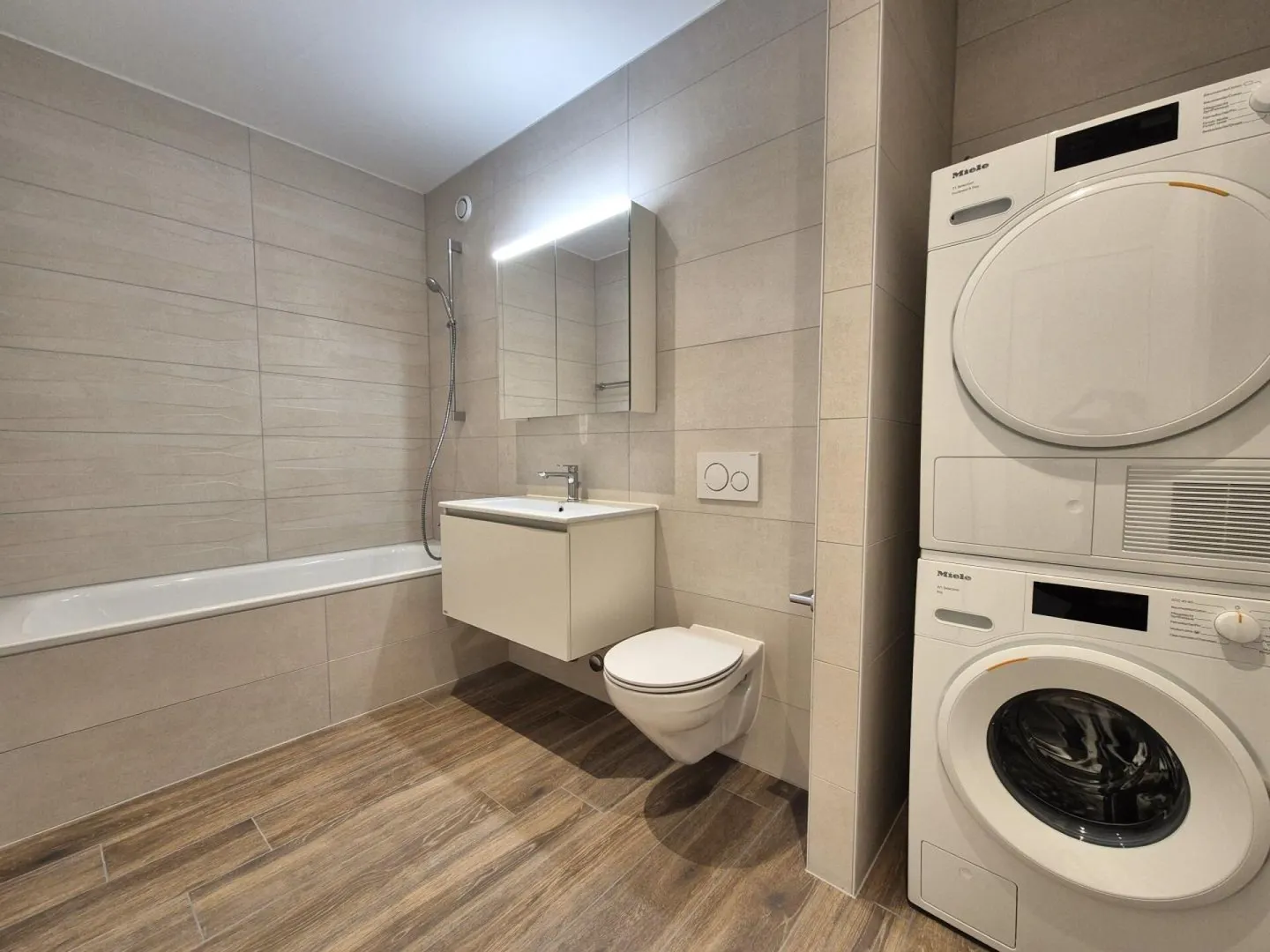 Berges 3 - 4,5-Zimmer-Wohnung im 1. Stock - Foto 8 von 11
