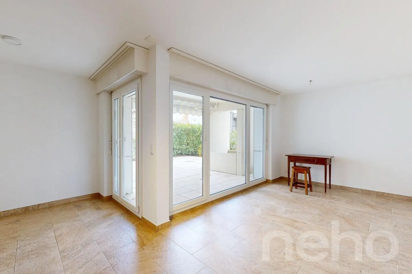 Appartement rénové de 3,5 pièces avec grande terrasse privée - Photo 11 of 12