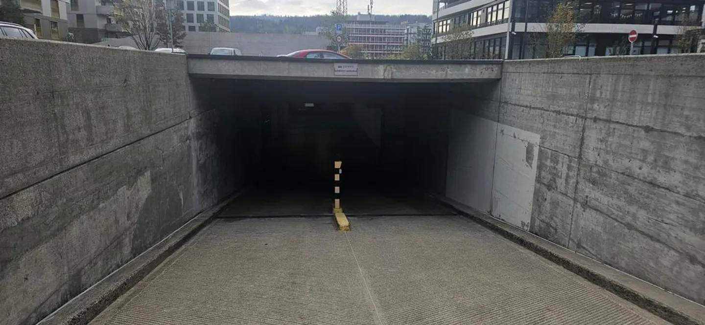 Tiefgaragenplatz - Foto 2 von 3