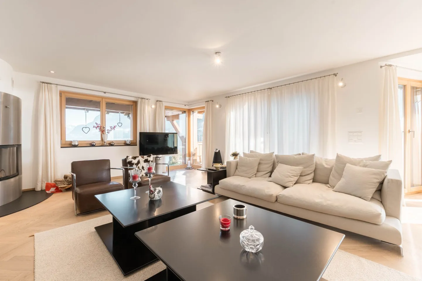 Beautiful 3 Bedroom Apartment with Boat Mooring and Lake View, Chalet Brienzersee - Photo 19 of 36