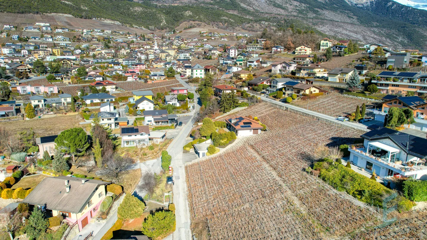 ESCLUSIVITÀ Splendido terreno edificabile di 804m² a Miège (Noble-Contrée) - Foto 1 di 8